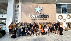 Hull City taraftarları tatil için Antalya’ya geldi