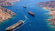 Hürmüz'de ilk gemiler geçti