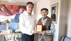 Huzurevi yapımı için arazisini bağışladı
