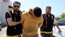 İhbara giden polis memurunu tabancayla yaraladı