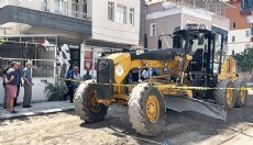 İş makinesinin altında kalan işçi öldü