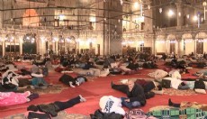 İstanbullular geceyi camiler, spor salonları ve parklarda geçirdi