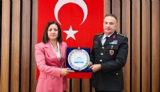 Jandarma komutanına veda yemeği