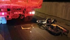Kamyona çarpan motosiklet sürücüsü yaralandı