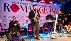 Kepez'de Dünya Romanlar Günü'ne özel 'Roman Gecesi'