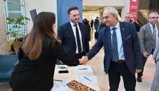 Kepez'de iş arayanlarla işverenler aynı çatıda buluştu