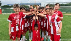 Kepez’de minik kramponlar kupalarını aldı