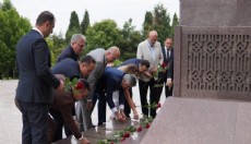 Kepez'den Azerbaycan'a; Türkiye Seçkisi Kitaplığı