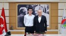 Kepez’in gururu Serhat’a, Kocagöz’den burs desteği