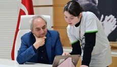 Kocagöz, öğrencilerin projelerini dinledi
