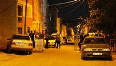 Komşu iki aile arasında kavga: 1’i polis, 11 yaralı