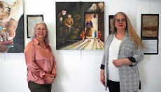 Konukevinden gelen mektuplar tuvale yansıdı