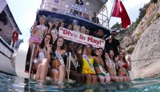 Kraliçe adayları Antalya'da deniz altını keşfetti