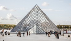 Louvre Müzesi'nde yeni skandal