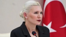 Melek Subaşı'dan Yeni Parti kararı