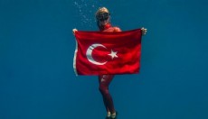 Milli Sporcu Şahika Ercümen’den Zafer Anı Dalışı