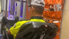 Motosikletini polisin üzerine sürdü: 2 yaralı