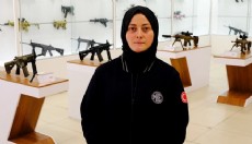 Mühendis Ümmügülsüm, Mehmetçik'in silahını test ediyor