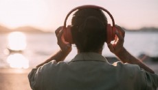 Müzik dinlemek demans riskini azaltabilir