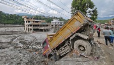 Nepal'deki selde can kaybı 1252'ye yükseldi