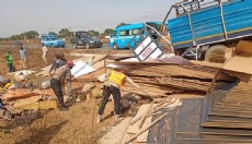 Nijerya'da yolcu taşıyan kamyon devrildi: 10 ölü, 20 yaralı