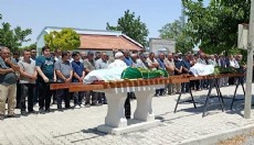 Öldürülen anne ile kızı toprağa verildi