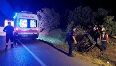 Otomobil şarampole devrildi: 1 ölü, 2 yaralı
