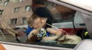 Otomobilde mahsur kalan 9 aylık bebek kurtarıldı