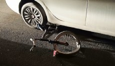 Otomobilin çarptığı bisikletli çocuk yaralandı