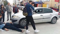 Otomobille çarpışan motosiklet sürücüsü yaralandı