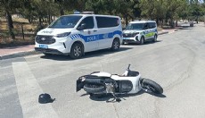 Otomobille çarpışan motosikletli yaralandı