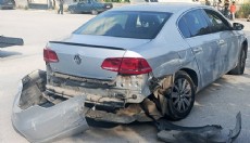 Otomobiller çarpıştı; 1'i çocuk 3 yaralı