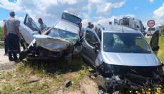 Otomobiller çarpıştı: 1 ölü, 5 yaralı