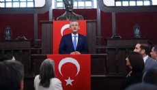 Özgür Özel, Yeni Parti'nin genel başkanı seçildi