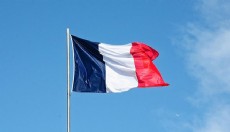 Paris'te bıçaklı saldırı: 3 yaralı