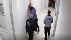 Personelini darbeden hastane müdürü açığa alındı