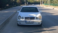 Plakasındaki harfleri bantlayan sürücüye ceza