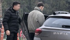 Polisin şüphelendiği uyuşturucu satıcısı suçüstü yakalandı