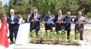 Protokolden şehitlik ziyareti