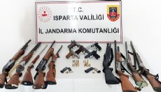 Ruhsatsız silah operasyonunda 5 gözaltı