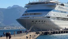 Rus turistler kruvaziyerle Alanya'da