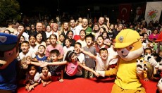 Sahne Kepez, Zeytinlik’te çocukların yüzünü güldürdü