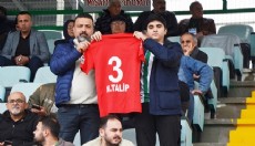 Serik Spor taraftarı Pazarlı’yı unutmadı