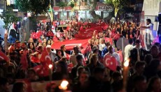 Serik'te 200 metrelik bayrakla fener alayı