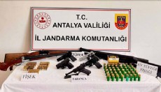 Serik'te ruhsatsız silah operasyonu