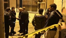 Silahlı kavgada sokaktan geçen genç kız öldü