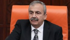 Sırrı Süreyya Önder'in yoğun bakımdaki tedavisi sürüyor
