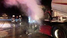 TIR yangında kullanılamaz hale geldi