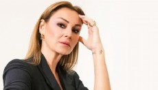 Takipçisinin isteği Pınar Altuğ'u çıldırttı: Yavaştan deliriyoruz