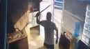 Taksi durağında dehşet: Gelmedi diye kılıç savurdu